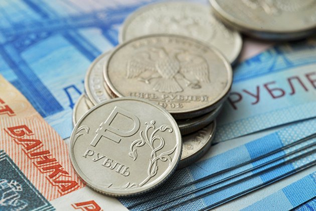 Рубль снижается к доллару и евро в начале дня на дешевой нефти - Валюта Рубль снижается к доллару и евро в начале дня на дешевой нефти - Валюта