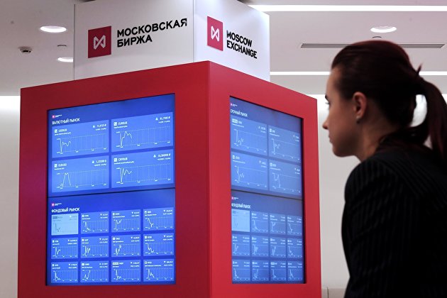 Рубль и российский рынок акций снижаются на общей волне бегства от риска - Валюта Рубль и российский рынок акций снижаются на общей волне бегства от риска - Валюта