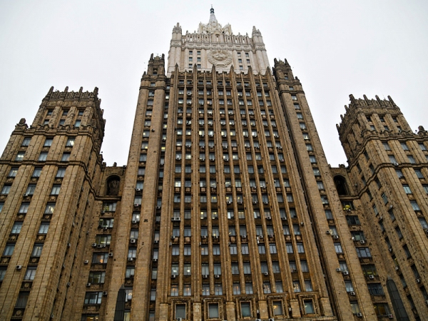 РФ выслала 3 дипломатов ФРГ, Польши и Швеции за участие в акциях в поддержку Навального пока шла встреча Борреля с Лавровым МИД России