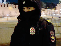 Возле мемориала Борису Немцову в Москве прошли задержания В ночь на 20 февраля силовики огородили, а потом зачистили мемориал Немцову, убрав все цветы, свечи и портреты