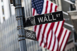 Цена нефти Brent поднялась выше $65 за баррель - Товарно-сырьевые рынки Информационный указатель на Уолл-стрит в Нью-Йорке