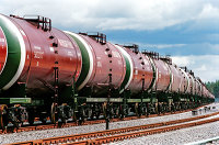 Россия в декабре осталась на втором месте по добыче нефти - Нефть Грузовой состав