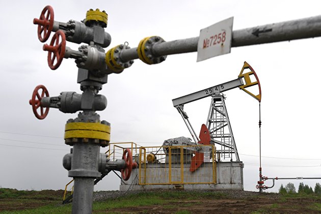 Нефть продолжает дешеветь из-за роста добычи в Техасе - Товарно-сырьевые рынки Нефть продолжает дешеветь из-за роста добычи в Техасе - Товарно-сырьевые рынки