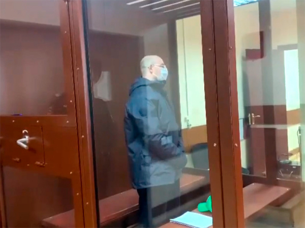C 23 января московские суды назначили участникам протестов 927 арестов и 1227 штрафов На фото - Станислав Ахмедов, обвиняемый в совершении преступления, предусмотренного ч.1 ст. 318 (применение насилия в отношении представителя власти) УК РФ