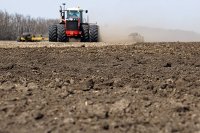 Исследование показало, кем чаще всего устраиваются студенты в России - Новости экономики Весенне-полевые работы в Ростовской области