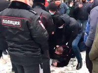 Во Владимире впервые в РФ приговорили к реальному сроку участника акции 23 января Задержание Виталия Тимофеенко, распылившего газ в лицо полицейского