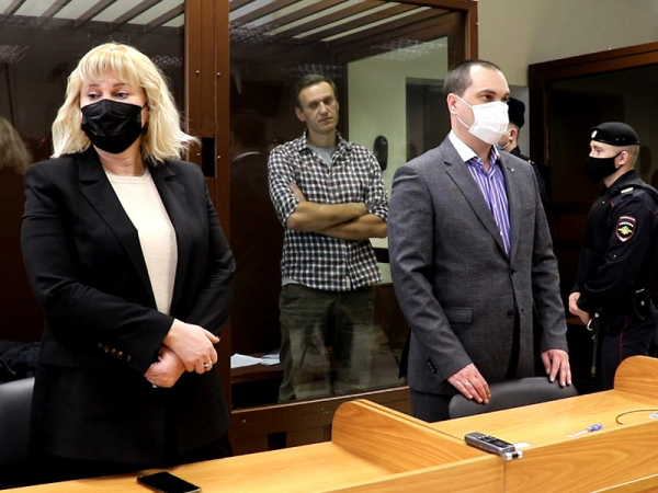 "Левада"*: суд над Навальным и протесты в России стали главными событиями февраля Алексей Навальный