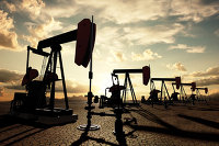 МЭР дало прогноз по добыче нефти в России в 2021 году - Нефть Нефтяные насосы