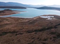 В водохранилищах Крыма оказалось в 1,7 раза меньше воды, чем год назад Чернореченское водохранилище, март 2021 года
