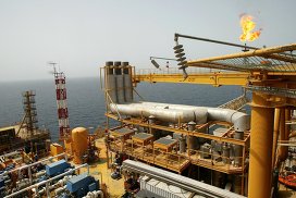 Иран впервые за тридцать лет поставил нефть в США - Нефть нефтяная платформа