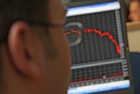 Сезон коррекции. Ждать ли "черного лебедя" на биржах - Акции Биржи Европы закрылись резким спадом индексов на опасениях за Грецию