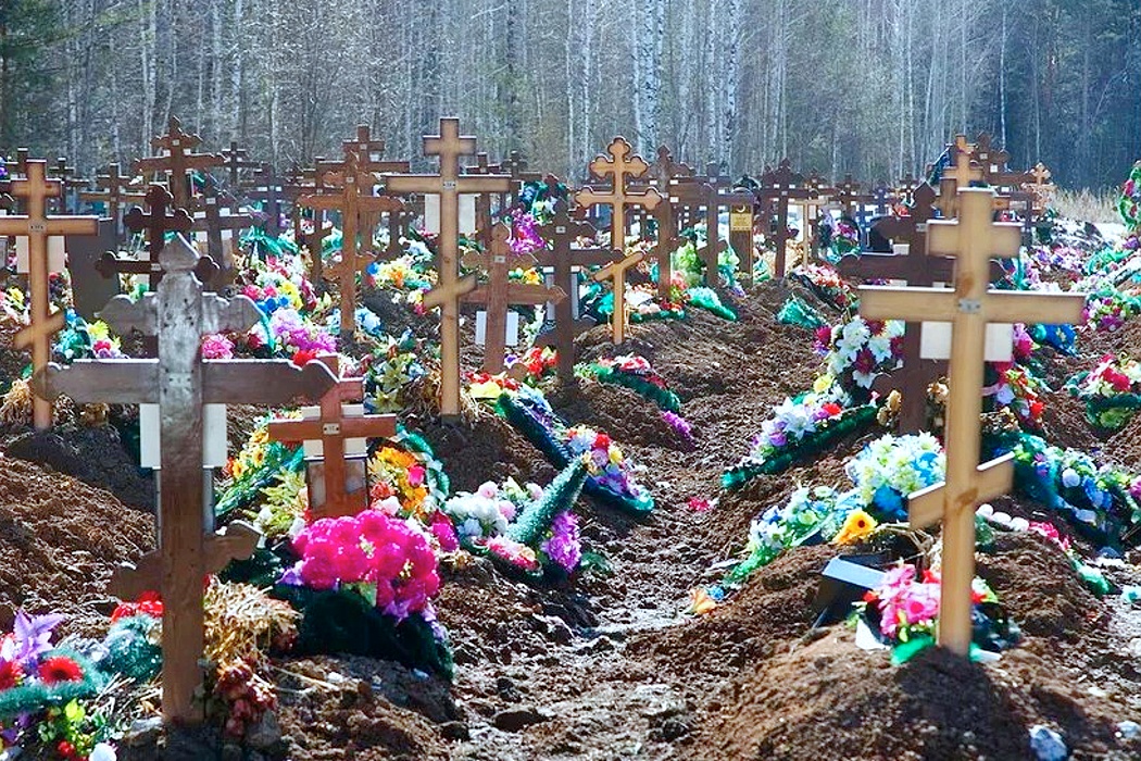 В Тюменской области полицейские пытались выбить из женщины признание на кладбище В Тюменской области полицейские пытались выбить из женщины признание на кладбище