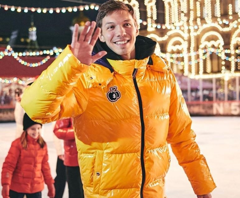 В Москве трое неизвестных сильно избили олимпийского чемпиона по фигурному катанию В Москве трое неизвестных сильно избили олимпийского чемпиона по фигурному катанию