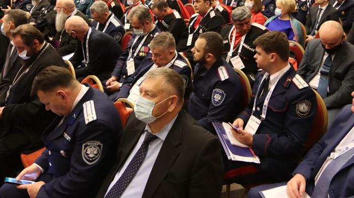 Казачество отгородилось красными канатами : Политика на портале Newsland Казачество отгородилось красными канатами : Политика на портале Newsland1