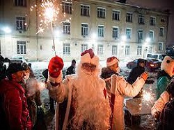 Праздник удался. В Москве с десяток раненых пиротехникой, в Иркутске эвакуировали дом Праздник удался. В Москве с десяток раненых пиротехникой, в Иркутске эвакуировали дом