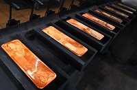 Фьючерсы на золото закрылись на максимуме за 17 месяцев - Товарно-сырьевые рынки Производство золотых слитков на заводе