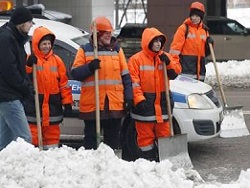 В Москве два пьяных мигранта-дворника изнасиловали девушку В Москве два пьяных мигранта-дворника изнасиловали девушку