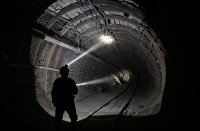 Эксперты не исключили снижение интереса россиян к валюте - Валюта Добыча угля в шахте