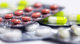 Мантуров рассказал о работе фармпроизводства в условиях санкций - Фармацевтика