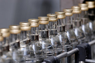 В России создадут реестр недобросовестных поставщиков алкоголя - Промышленность Конвейерная линия по производству водки