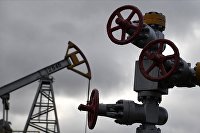 Цены на нефть корректируются после сильного падения во вторник - Товарно-сырьевые рынки Нефтяные вышки в Татарстане