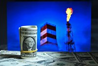 России нужно добывать нефть и газ при зеленой повестке, считает эксперт - Нефть Денежные купюры США