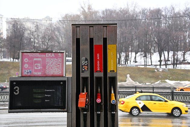 Розничная цена бензина в России увеличилась за неделю на 0,5 процента - Бензин Розничная цена бензина в России увеличилась за неделю на 0,5 процента - Бензин