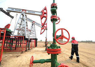 Нефть дешевеет после активного роста в июле - Товарно-сырьевые рынки Добыча нефти в городах Ханты-Мансийского автономного округа