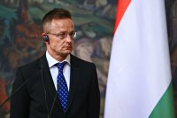 Венгрия не снизит закупки нефти из России из-за роста платы за транзит - Газ Петер Сийярто