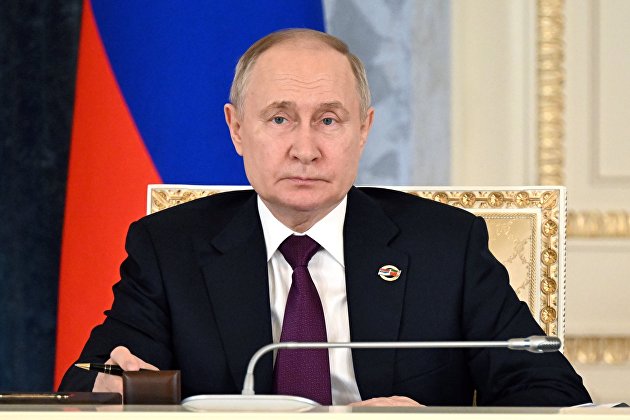 Путин разрешил Сбербанку сделки с долями некоторых нефтяных компаний - Нефть Путин разрешил Сбербанку сделки с долями некоторых нефтяных компаний - Нефть