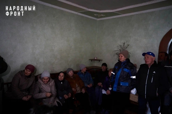 Волонтёры Народного фронта передали гуманитарную помощь жителям Авдеевки Волонтёры Народного фронта передали гуманитарную помощь жителям Авдеевки