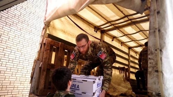 Волонтёры Народного фронта передали гуманитарную помощь жителям Авдеевки Волонтёры Народного фронта передали гуманитарную помощь жителям Авдеевки