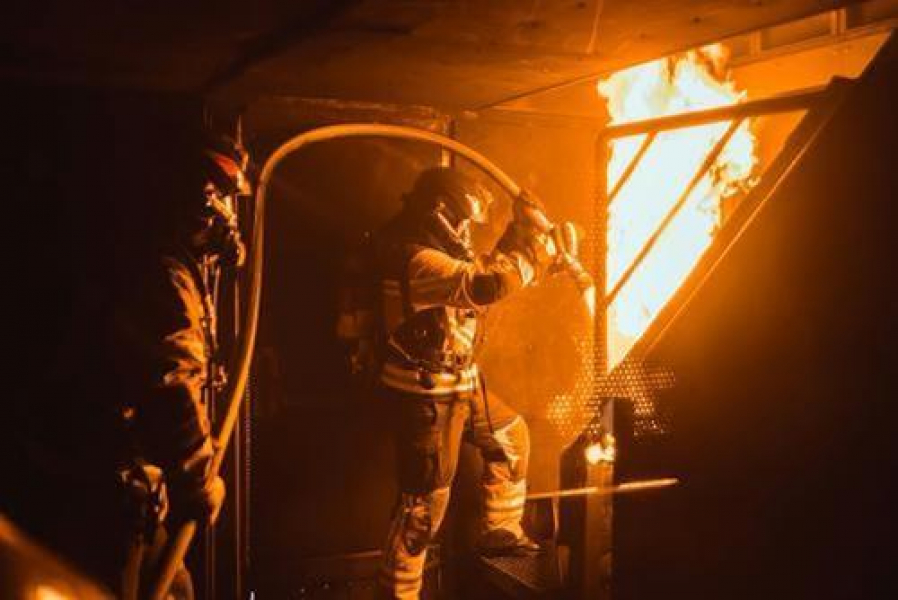 МЧС: пожар после взрыва на АЗС в Махачкале потушили МЧС: пожар после взрыва на АЗС в Махачкале потушили