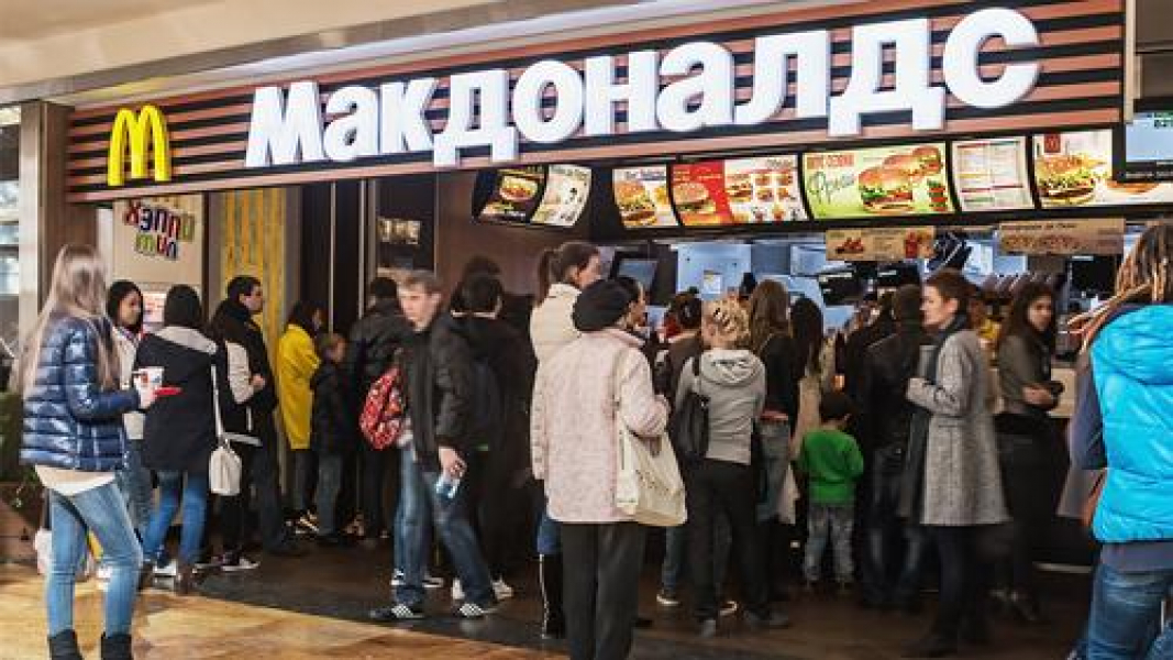Нужно ли нам возвращение Coca-Cola, Zara, McDonald’s и прочих западных брендов? Нужно ли нам возвращение Coca-Cola, Zara, McDonald’s и прочих западных брендов?