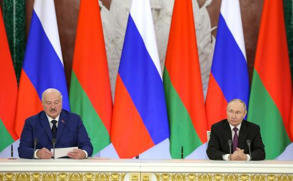 Президенты России и Белоруссии Путин и Лукашенко провели телефонный разговор Президенты России и Белоруссии Путин и Лукашенко провели телефонный разговор