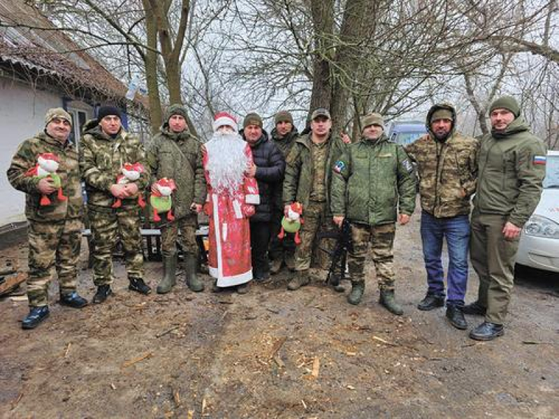 Подарки военнослужащим и детям Донбасса Подарки военнослужащим и детям Донбасса