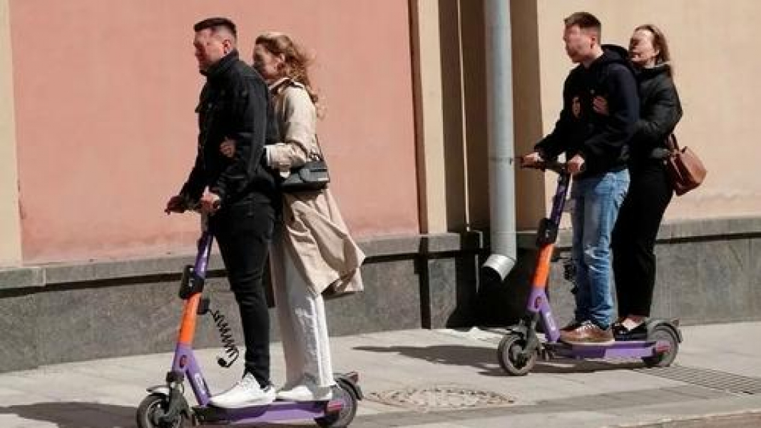«Фотоохота на самокатчиков» захватывает всё больше пешеходов «Фотоохота на самокатчиков» захватывает всё больше пешеходов